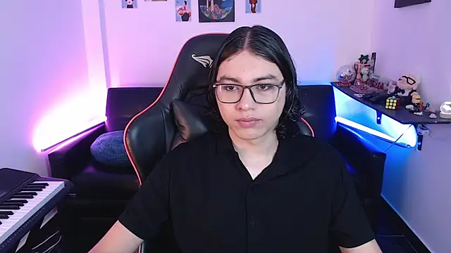 Snapshot of malik_harrison__ chatting on February 28, 2025, 3:04 pm malik harrison   online show from February 28, 2025, 3:04 pm