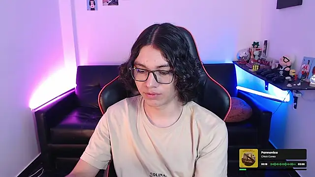 Snapshot of malik_harrison__ chatting on February 3, 2025, 5:24 pm malik harrison   online show from February 3, 2025, 5:24 pm