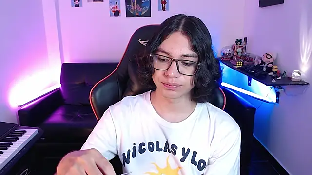 Snapshot of malik_harrison__ chatting on February 12, 2025, 5:16 pm malik harrison   online show from February 12, 2025, 5:16 pm