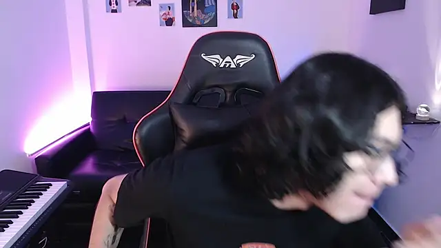 Snapshot of malik_harrison__ chatting on February 7, 2025, 1:43 pm malik harrison   online show from February 7, 2025, 1:43 pm