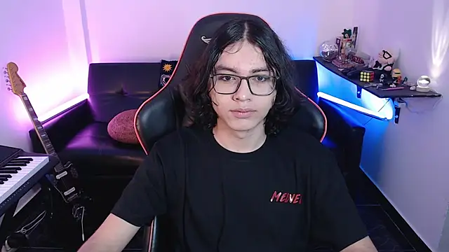 Snapshot of malik_harrison__ chatting on March 22, 2025, 2:36 pm malik harrison   online show from March 22, 2025, 2:36 pm