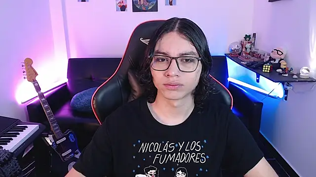 Snapshot of malik_harrison__ chatting on March 8, 2025, 3:24 pm malik harrison   online show from March 8, 2025, 3:24 pm