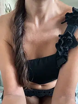 SHARONRodrig online show from October 1, 2025, 2:10 pm