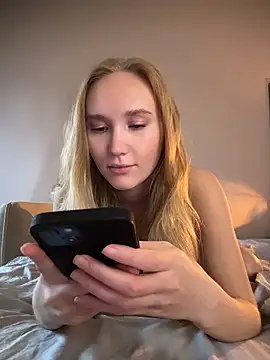 MariaTull online show from October 19, 2025, 11:35 am