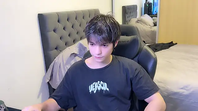 SasukeUhchiaa online show from March 14, 2025, 6:18 pm