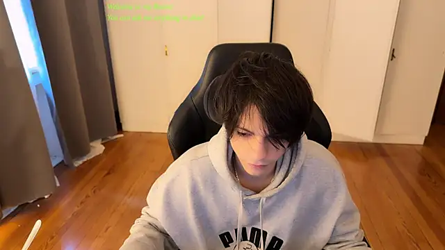 SasukeUhchiaa online show from July 15, 2026, 4:36 pm