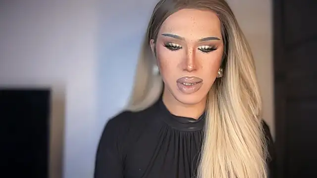 Snapshot of Ts_glamxxxx chatting on January 18, 2026, 2:04 am Ts glamxxxx online show from January 18, 2026, 2:04 am