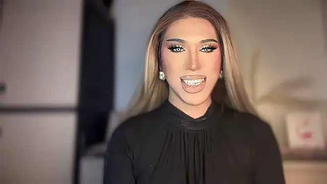 Ts glamxxxx online show from December 17, 2025, 1:54 am