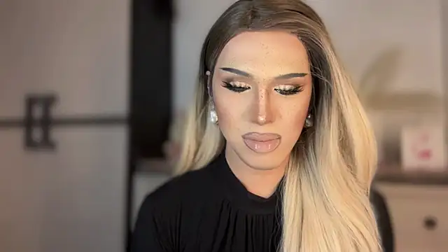 Snapshot of Ts_glamxxxx chatting on February 17, 2026, 3:04 am Ts glamxxxx online show from February 17, 2026, 3:04 am