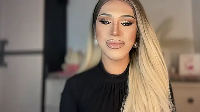 Snapshot of Ts_glamxxxx chatting on February 16, 2026, 2:10 am Ts glamxxxx online show from February 16, 2026, 2:10 am