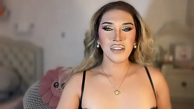 Ts glamxxxx online show from October 28, 2025, 2:01 am