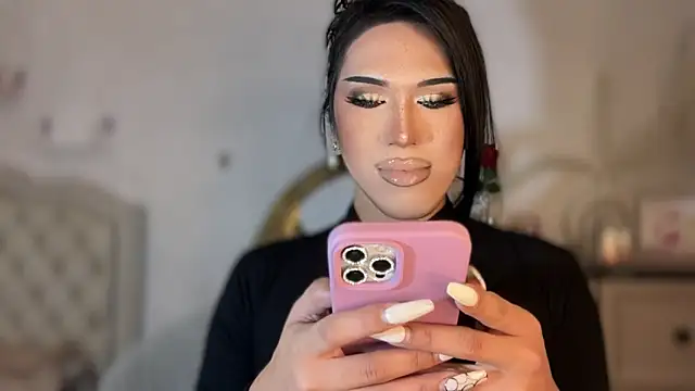 Ts glamxxxx online show from November 14, 2025, 12:25 am