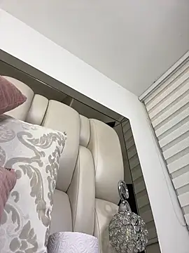 ALISSON FOXXX1 online show from February 5, 2026, 11:00 pm