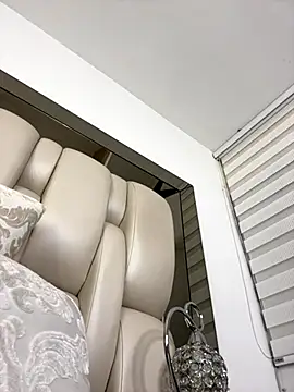 ALISSON FOXXX1 online show from November 5, 2025, 10:46 pm