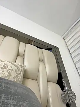 ALISSON FOXXX1 online show from October 7, 2025, 8:54 pm