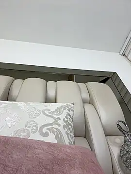 ALISSON FOXXX1 online show from February 3, 2026, 10:59 pm