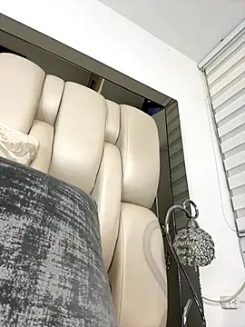 ALISSON FOXXX1 online show from October 16, 2025, 8:50 pm