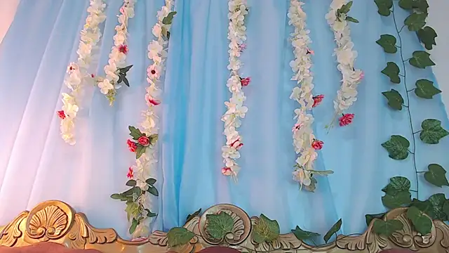 Snapshot of slutty_hotwife chatting on December 18, 2024, 10:40 am slutty hotwife online show from December 18, 2024, 10:40 am