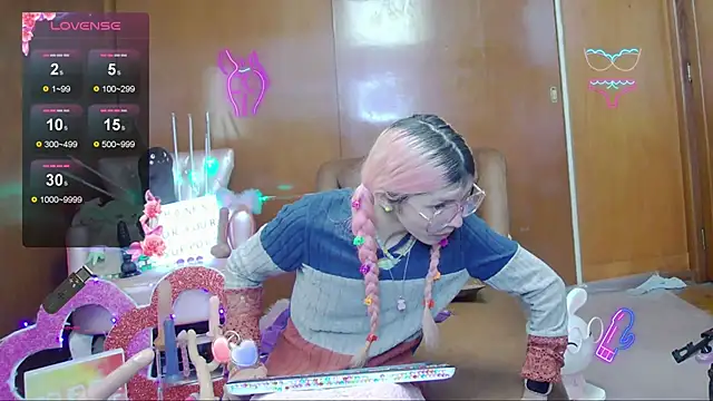 Skinygirl online show from November 5, 2025, 10:13 pm