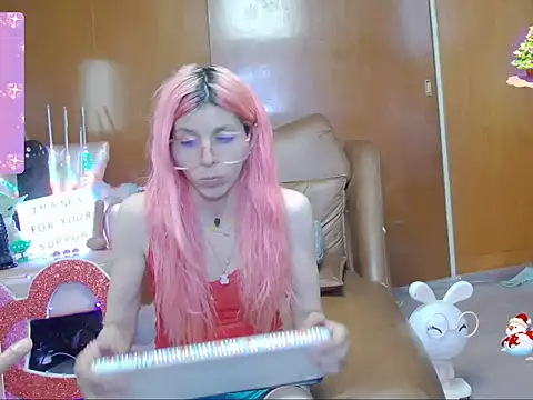 Snapshot of Skinygirl chatting on September 23, 2025, 12:39 am Skinygirl online show from September 23, 2025, 12:39 am