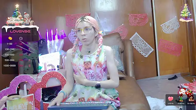 Snapshot of Skinygirl chatting on February 17, 2025, 11:54 pm Skinygirl online show from February 17, 2025, 11:54 pm