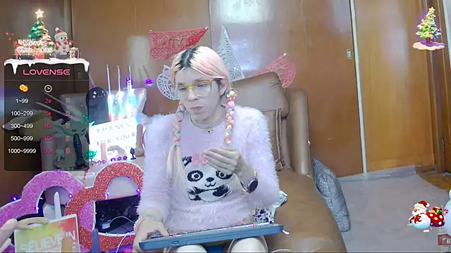 Snapshot of Skinygirl chatting on February 27, 2025, 11:59 pm Skinygirl online show from February 27, 2025, 11:59 pm