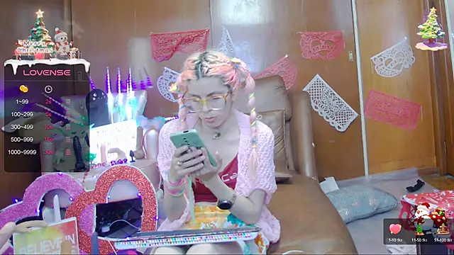 Snapshot of Skinygirl chatting on February 7, 2025, 10:41 pm Skinygirl online show from February 7, 2025, 10:41 pm