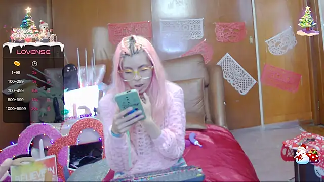 Snapshot of Skinygirl chatting on February 5, 2025, 12:10 am Skinygirl online show from February 5, 2025, 12:10 am