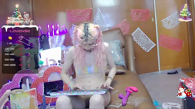Snapshot of Skinygirl chatting on February 13, 2025, 5:16 am Skinygirl online show from February 13, 2025, 5:16 am