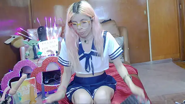 Snapshot of Skinygirl chatting on March 13, 2025, 3:54 am Skinygirl online show from March 13, 2025, 3:54 am