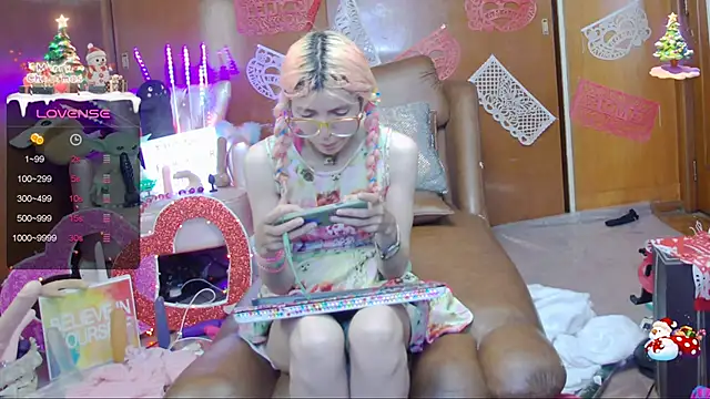 Snapshot of Skinygirl chatting on February 18, 2025, 2:59 am Skinygirl online show from February 18, 2025, 2:59 am