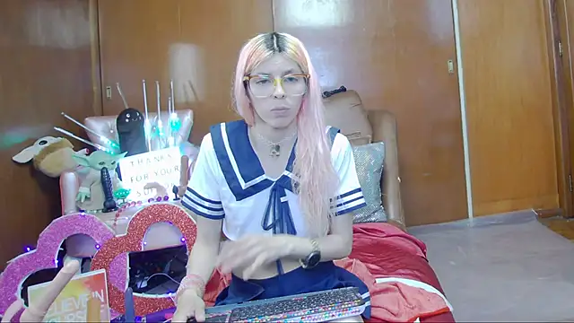 Snapshot of Skinygirl chatting on March 13, 2025, 12:48 am Skinygirl online show from March 13, 2025, 12:48 am