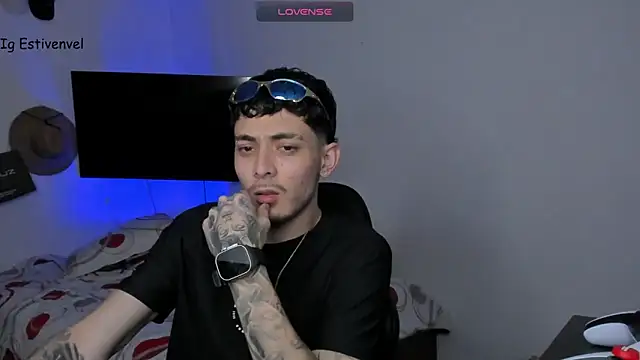 steve latin online show from November 4, 2025, 5:39 pm