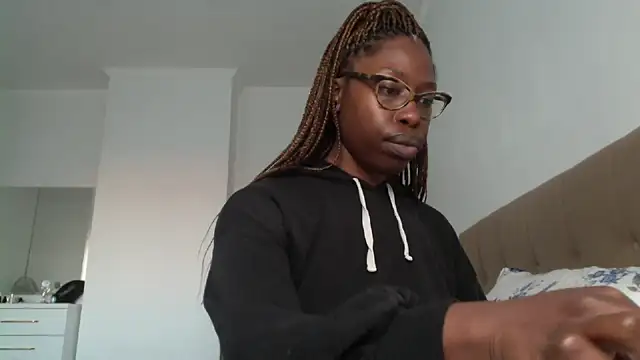 MadamIndigo online show from December 21, 2024, 2:37 pm