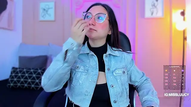 lucy neil online show from March 12, 2026, 2:39 am