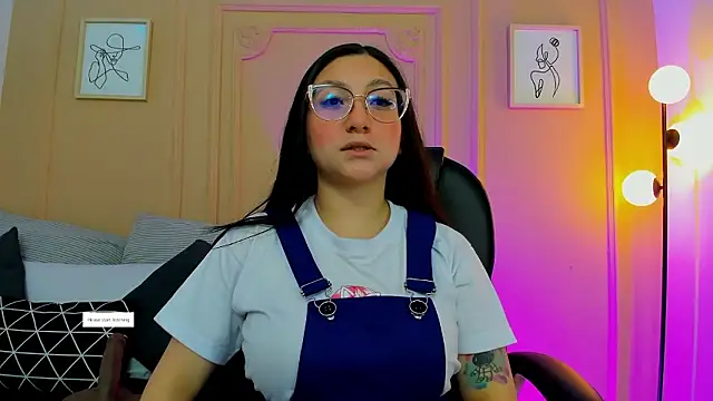 lucy neil online show from March 27, 2026, 2:31 am