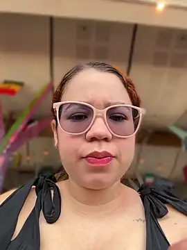 Snapshot of Lucyklein2022 chatting on June 7, 2026, 4:45 pm Lucyklein2022 online show from June 7, 2026, 4:45 pm