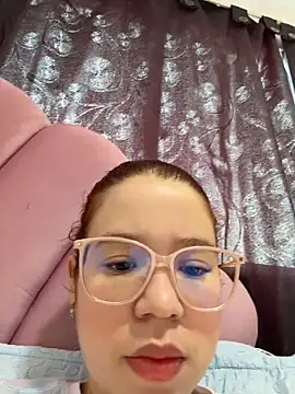 Lucyklein2022 online show from March 13, 2026, 2:22 pm