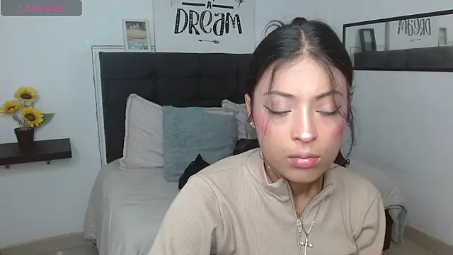 vaness weet online show from October 5, 2025, 8:54 pm