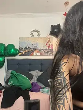 vaness weet online show from March 18, 2025, 7:44 pm