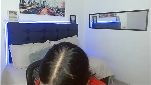 Snapshot of vaness_weet chatting on December 3, 2025, 9:14 pm vaness weet online show from December 3, 2025, 9:14 pm