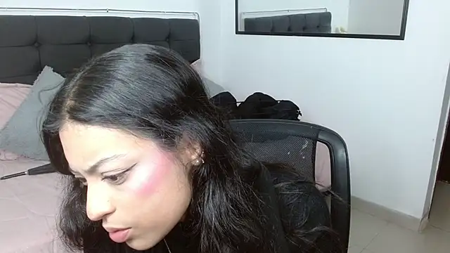 Snapshot of vaness_weet chatting on February 3, 2026, 8:58 pm vaness weet online show from February 3, 2026, 8:58 pm