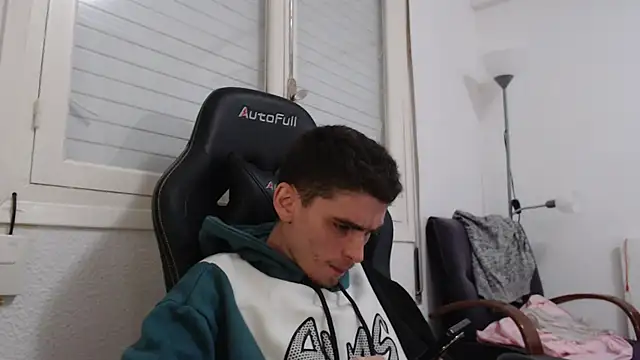 Snapshot of OnlySolovicio chatting on November 3, 2025, 7:17 pm OnlySolovicio online show from November 3, 2025, 7:17 pm