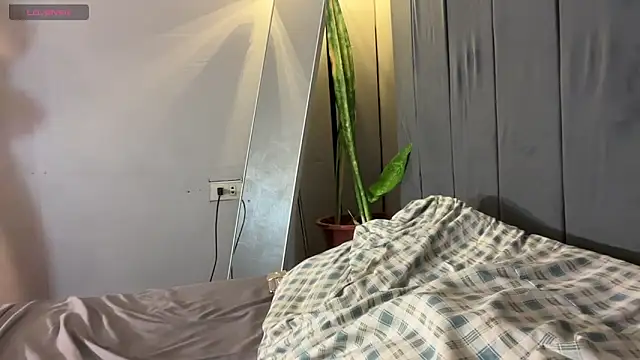 Snapshot of wiggle_nibble chatting on January 17, 2026, 7:28 pm wiggle nibble online show from January 17, 2026, 7:28 pm