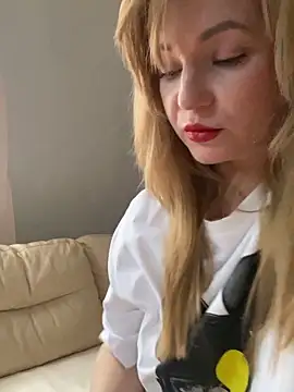 Lady  Maria online show from April 9, 2026, 2:34 pm