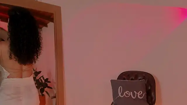 Snapshot of goddes_helena chatting on February 22, 2025, 11:24 pm goddes helena online show from February 22, 2025, 11:24 pm