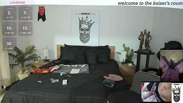 kaiser679  online show from December 2, 2025, 10:11 pm