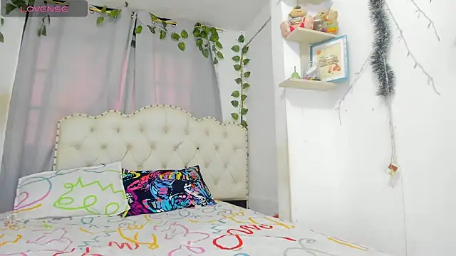 khalyn jenner online show from September 23, 2025, 9:44 pm