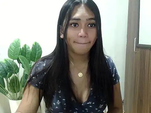Snapshot of pinay_sofia chatting on May 22, 2026, 2:15 pm pinay sofia online show from May 22, 2026, 2:15 pm