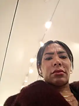 Snapshot of Doll_Loren chatting on February 12, 2026, 3:23 pm Doll Loren online show from February 12, 2026, 3:23 pm